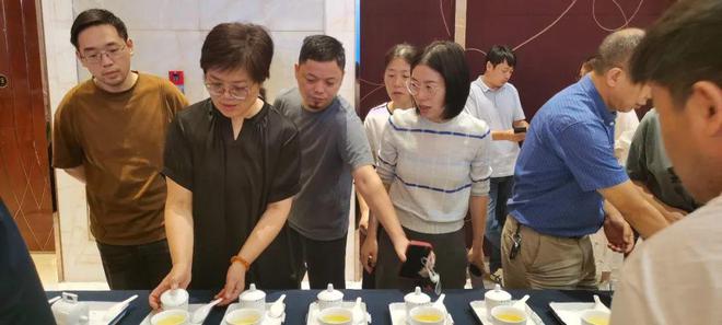 茶品质提升技术培训班在湖州召开米乐体育M6直播平台浙江省绿(图2)