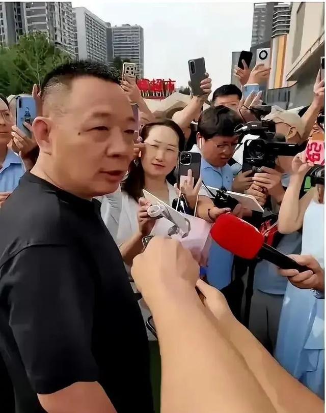 辉粉丝网暴再次将抖音账号私密于东来疑因力挺聂圣哲后被董宇(图6)